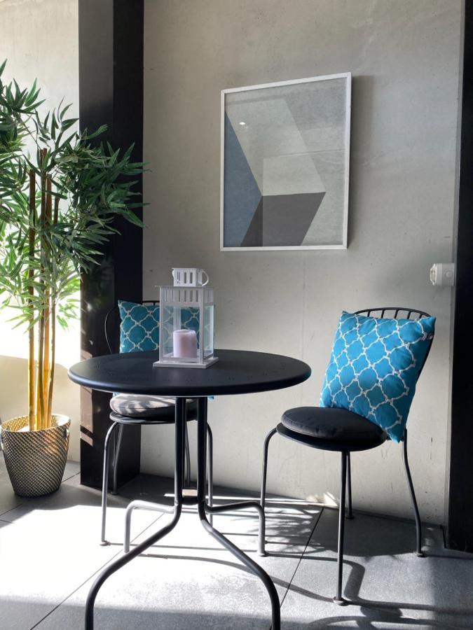 Midnight Luxe 1Br 1Bath Apartment 104 In The Heart Of Braddon Pool Sauna Secure Parking Wine Wifi كنبرا المظهر الخارجي الصورة