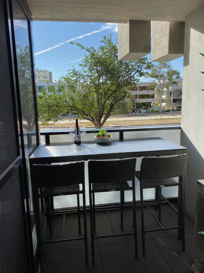 Midnight Luxe 1Br 1Bath Apartment 104 In The Heart Of Braddon Pool Sauna Secure Parking Wine Wifi كنبرا المظهر الخارجي الصورة