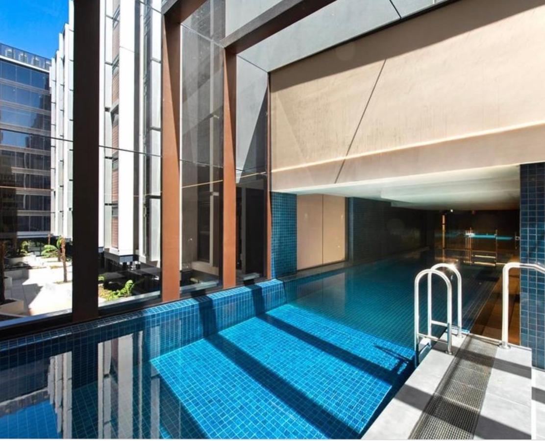 Midnight Luxe 1Br 1Bath Apartment 104 In The Heart Of Braddon Pool Sauna Secure Parking Wine Wifi كنبرا المظهر الخارجي الصورة