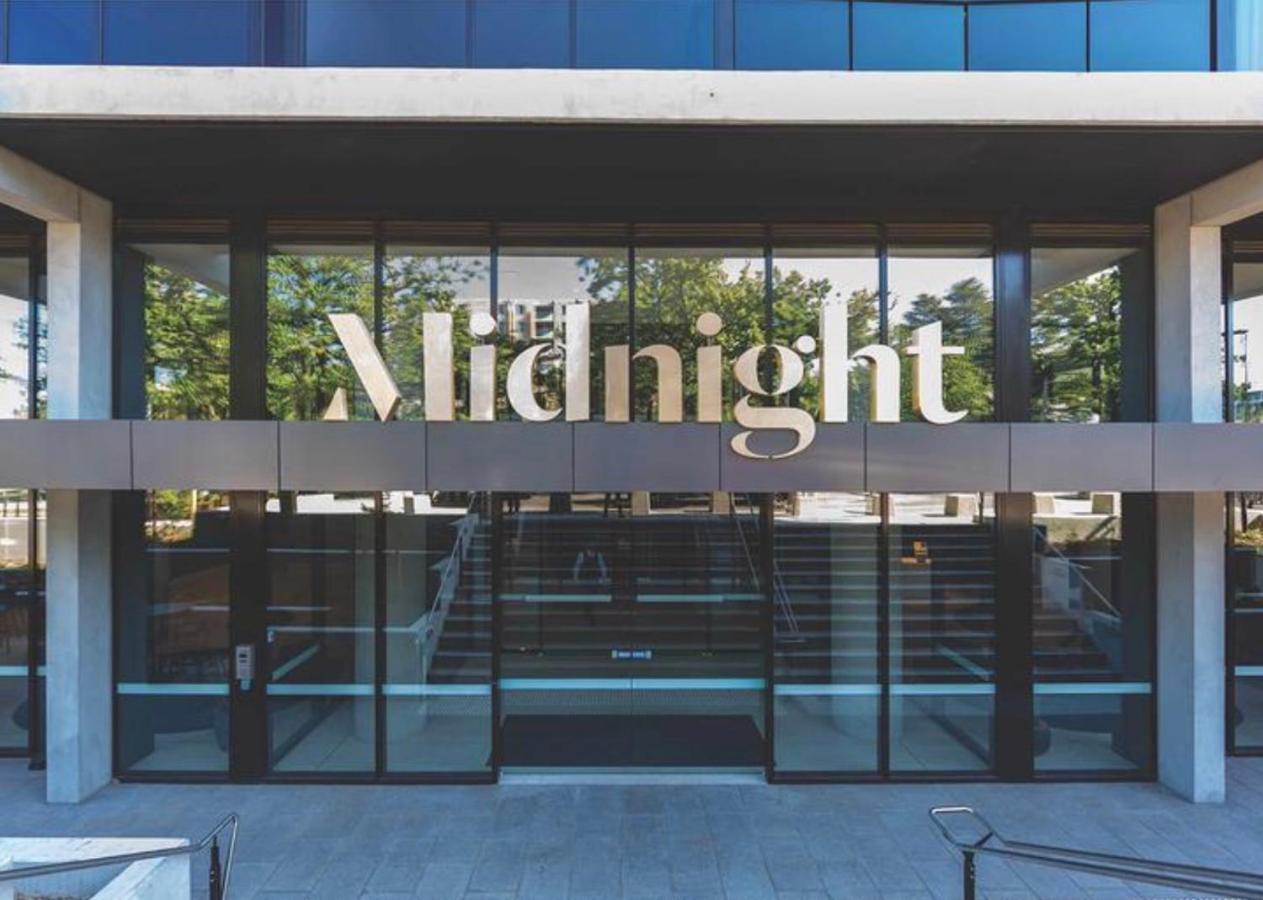 Midnight Luxe 1Br 1Bath Apartment 104 In The Heart Of Braddon Pool Sauna Secure Parking Wine Wifi كنبرا المظهر الخارجي الصورة