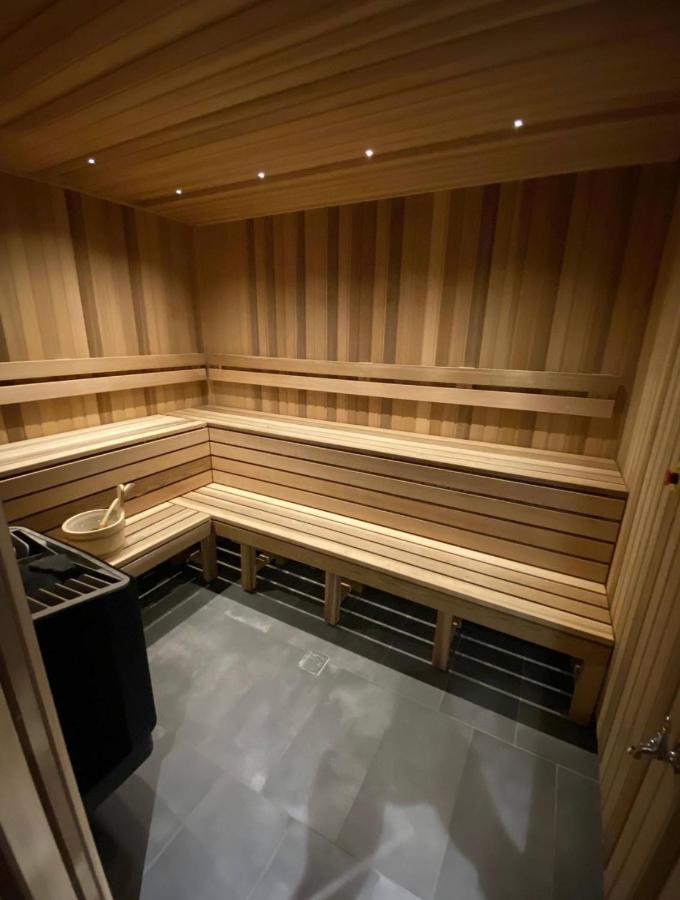 Midnight Luxe 1Br 1Bath Apartment 104 In The Heart Of Braddon Pool Sauna Secure Parking Wine Wifi كنبرا المظهر الخارجي الصورة