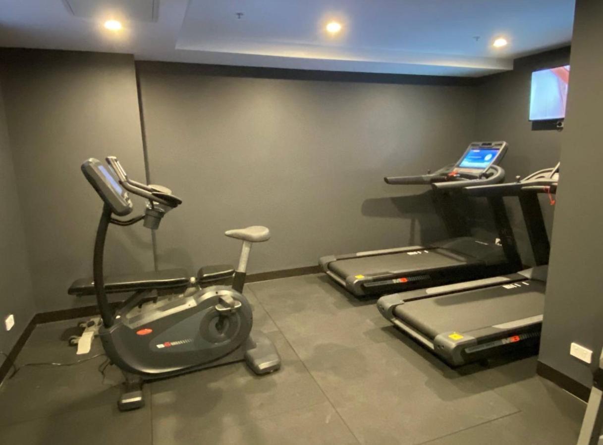 Midnight Luxe 1Br 1Bath Apartment 104 In The Heart Of Braddon Pool Sauna Secure Parking Wine Wifi كنبرا المظهر الخارجي الصورة