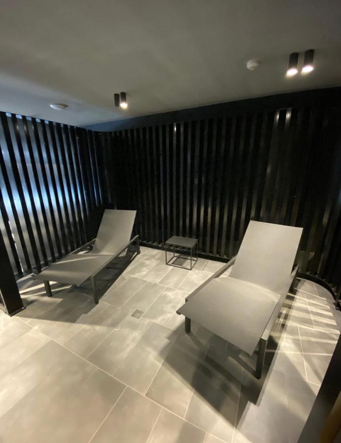 Midnight Luxe 1Br 1Bath Apartment 104 In The Heart Of Braddon Pool Sauna Secure Parking Wine Wifi كنبرا المظهر الخارجي الصورة