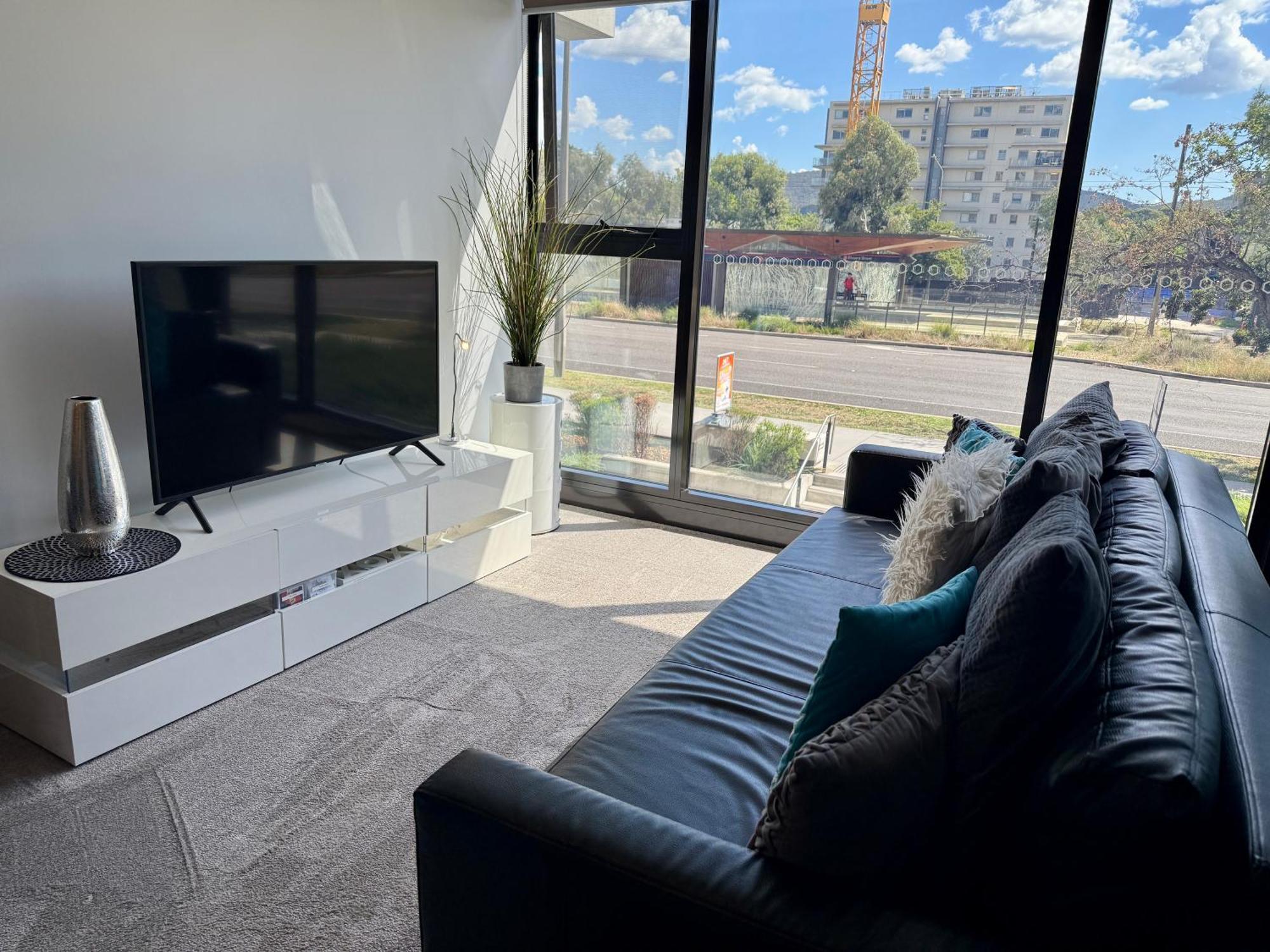 Midnight Luxe 1Br 1Bath Apartment 104 In The Heart Of Braddon Pool Sauna Secure Parking Wine Wifi كنبرا المظهر الخارجي الصورة