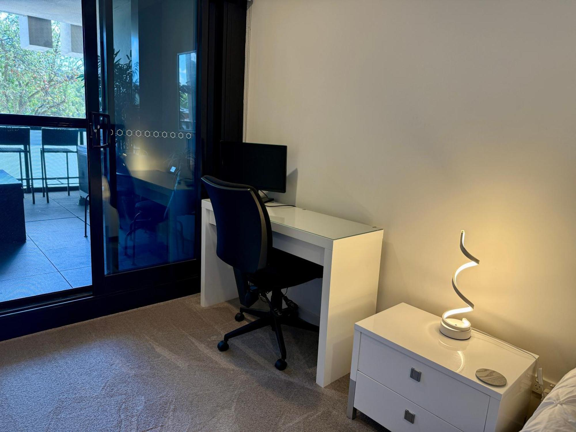 Midnight Luxe 1Br 1Bath Apartment 104 In The Heart Of Braddon Pool Sauna Secure Parking Wine Wifi كنبرا المظهر الخارجي الصورة